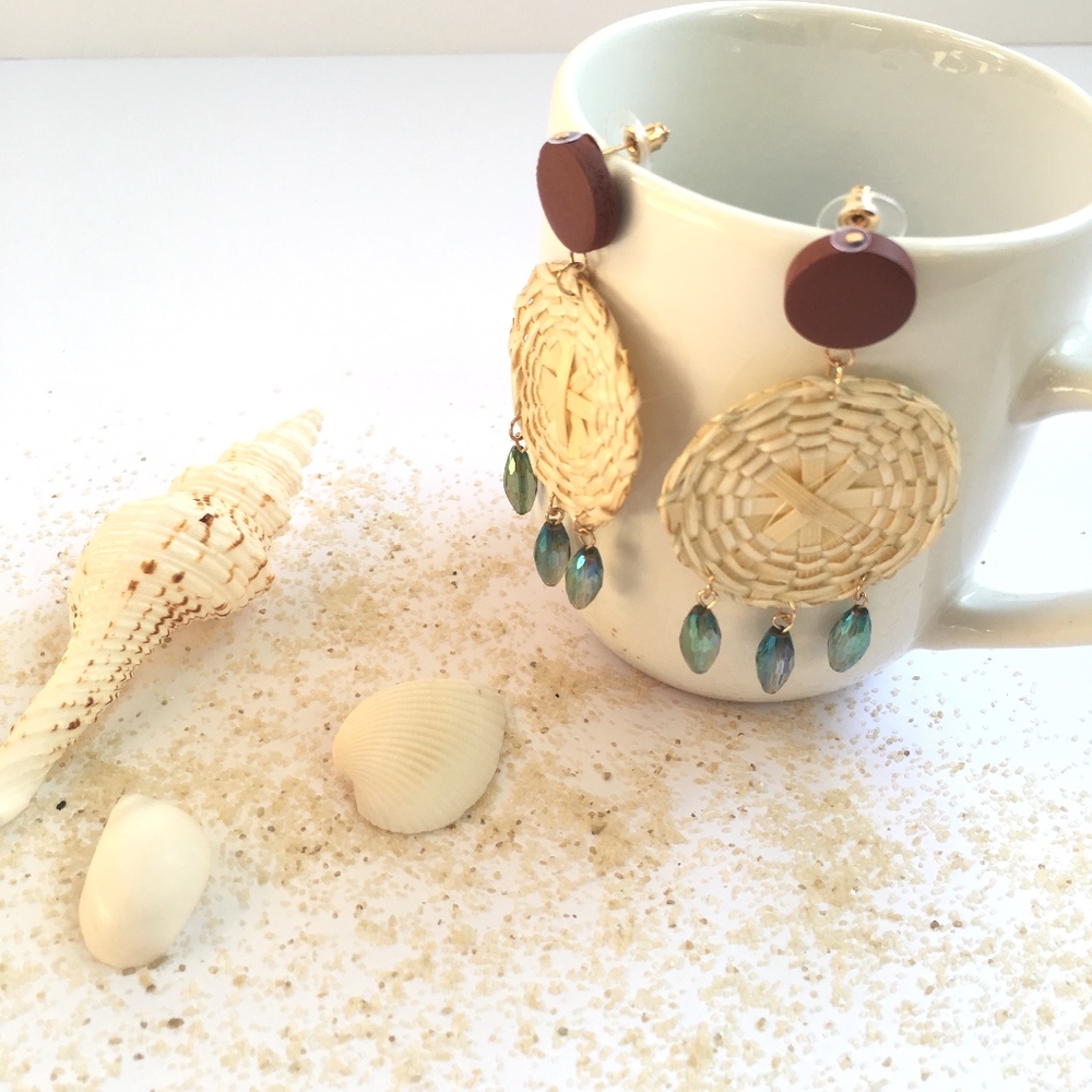 Woven Rattan Geometric Bead Dangle Earring - Picture 2 of 5